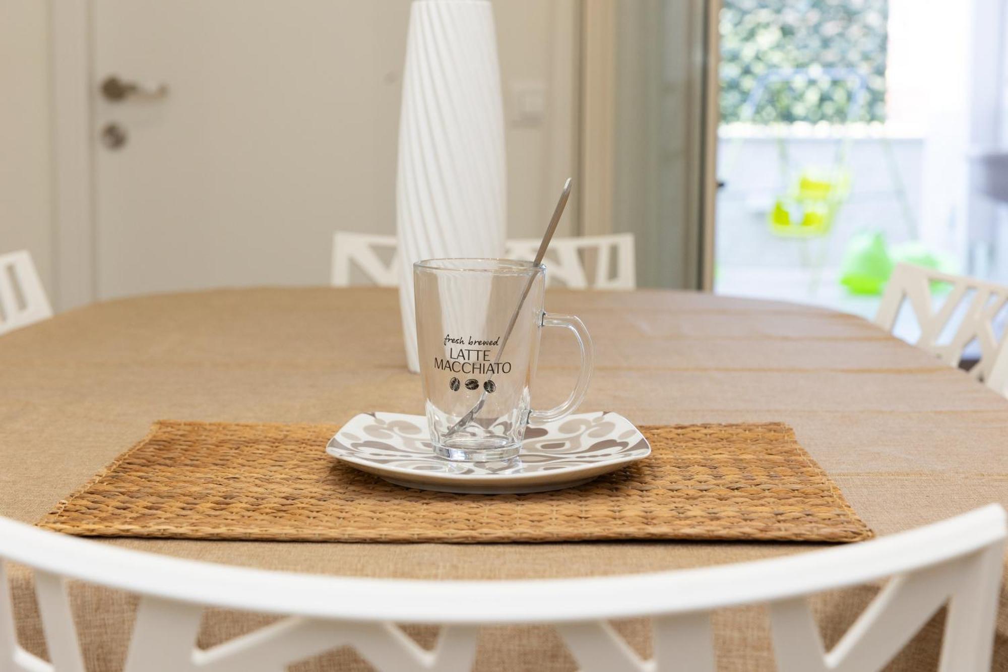 Ludo Holiday House - Charming Con Patio A Due Passi Dalla Cattedrale Palermo Exterior photo