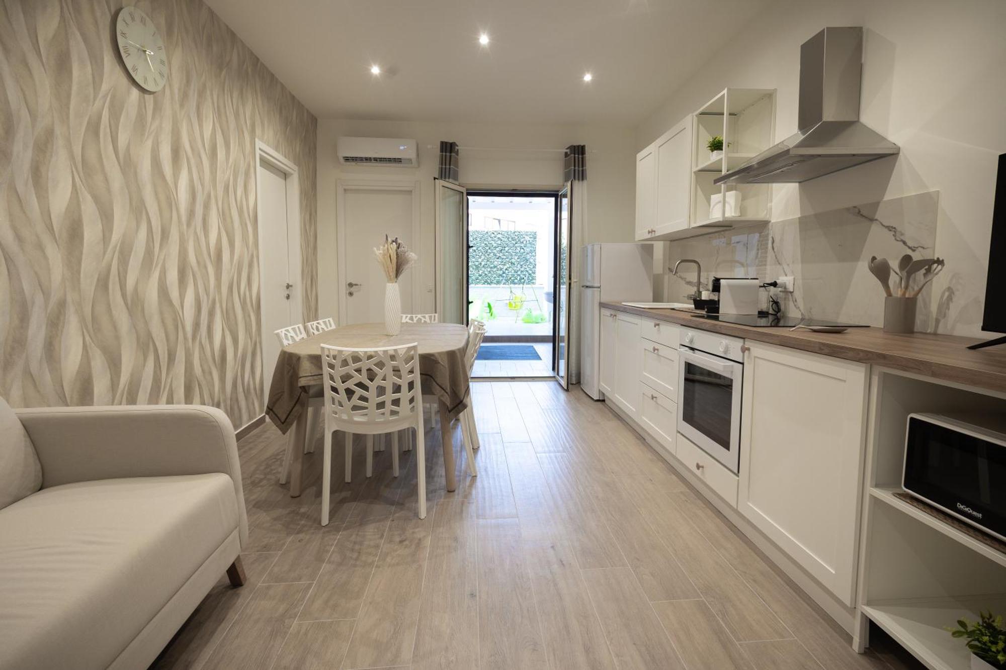 Ludo Holiday House - Charming Con Patio A Due Passi Dalla Cattedrale Palermo Exterior photo