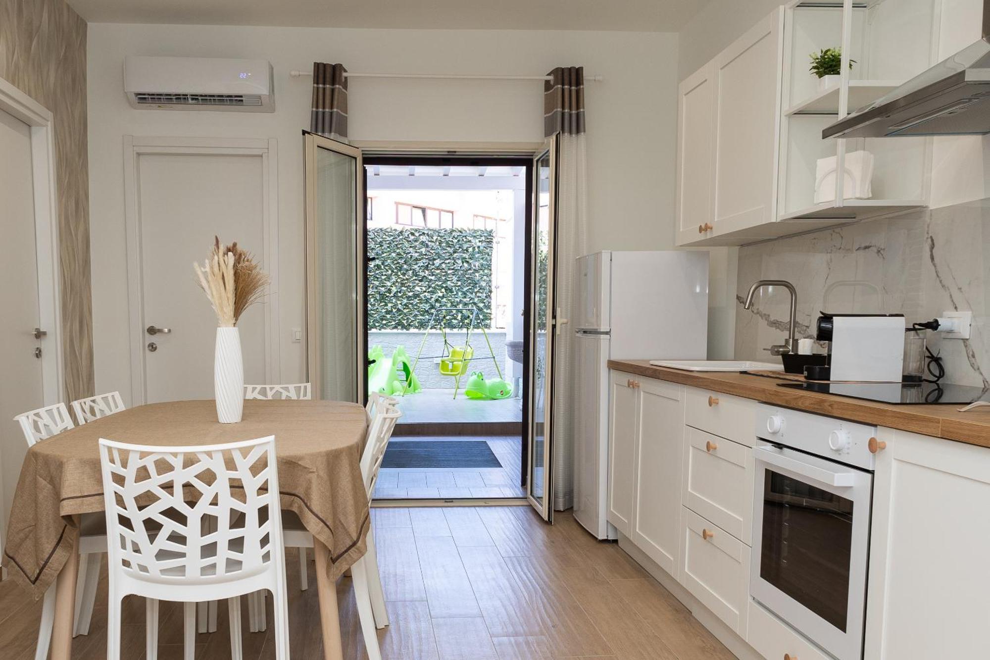 Ludo Holiday House - Charming Con Patio A Due Passi Dalla Cattedrale Palermo Exterior photo