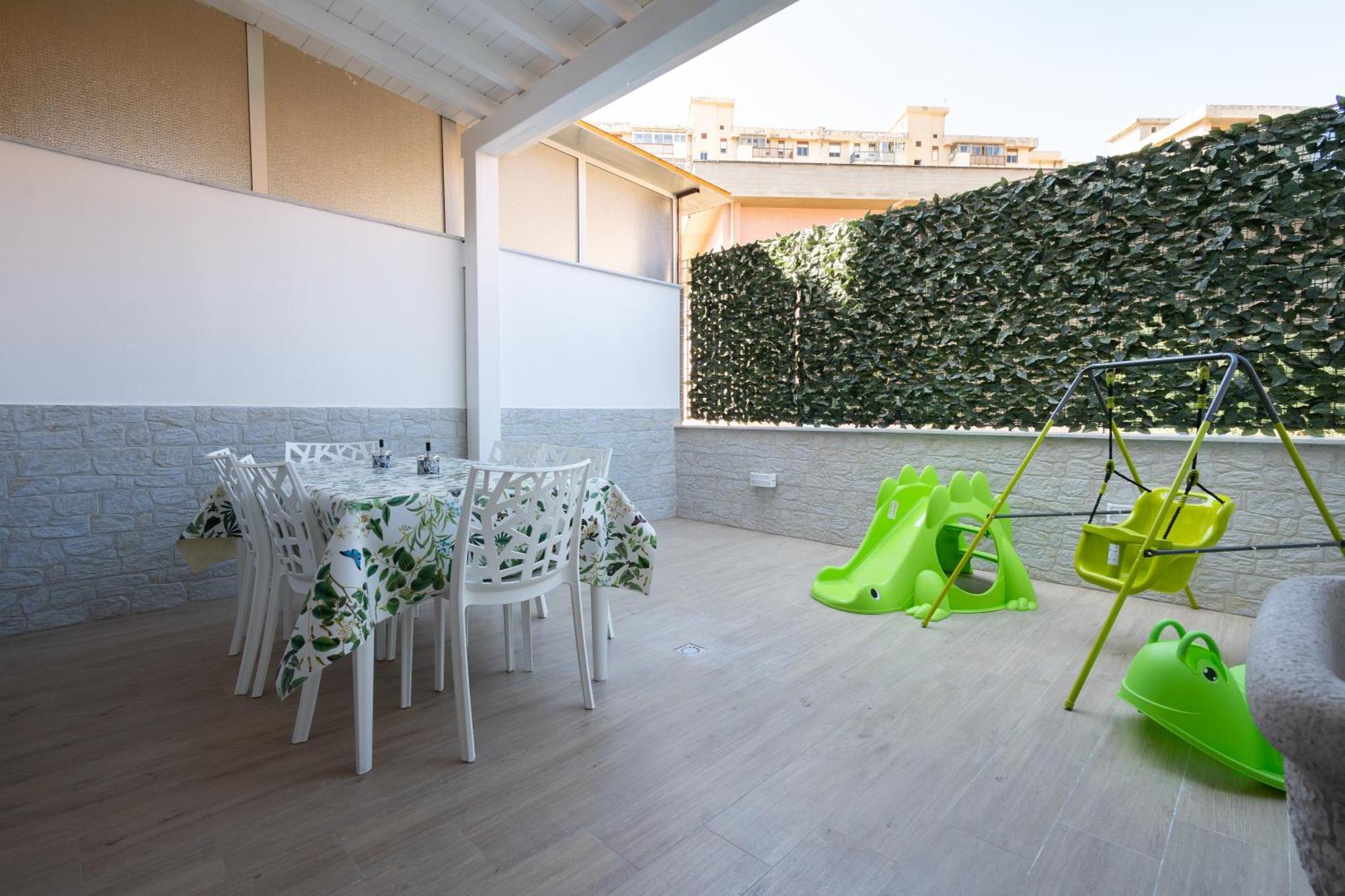 Ludo Holiday House - Charming Con Patio A Due Passi Dalla Cattedrale Palermo Exterior photo